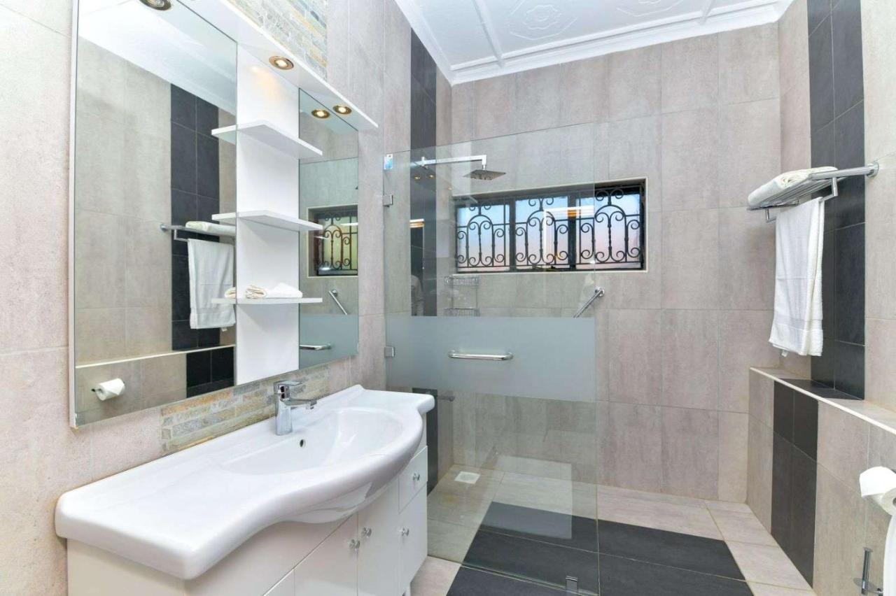 The Premier Suites Nairobi Kültér fotó